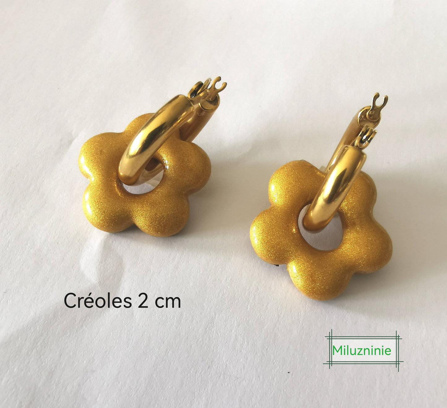 Boucles d'oreilles créoles en acier inoxydable avec pampilles (fleurs) bleu en Fimo – faites main & interchangeables (Copie) (Copie)