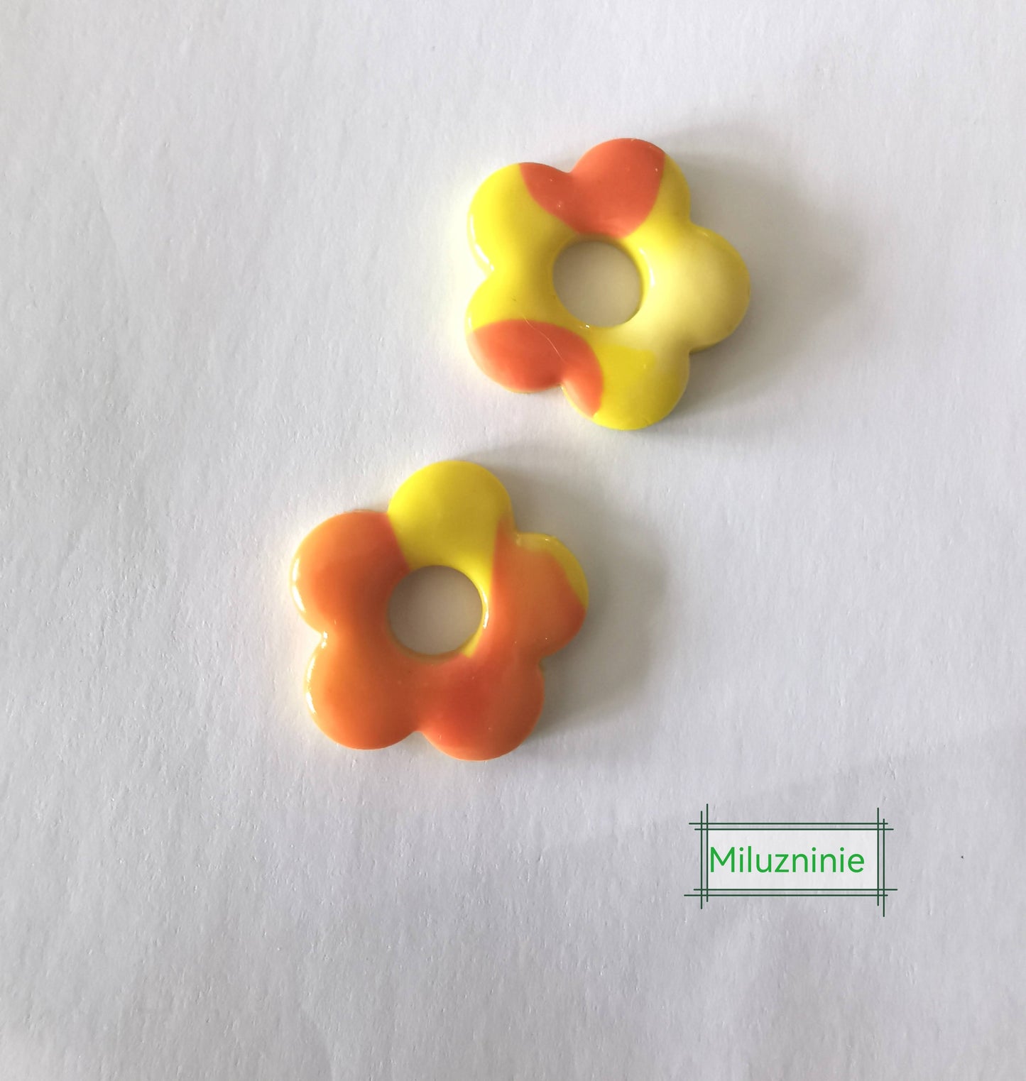 Boucles d'oreilles créoles en acier inoxydable avec pampilles (fleurs) bleu en Fimo – faites main & interchangeables (Copie) (Copie) (Copie) (Copie)