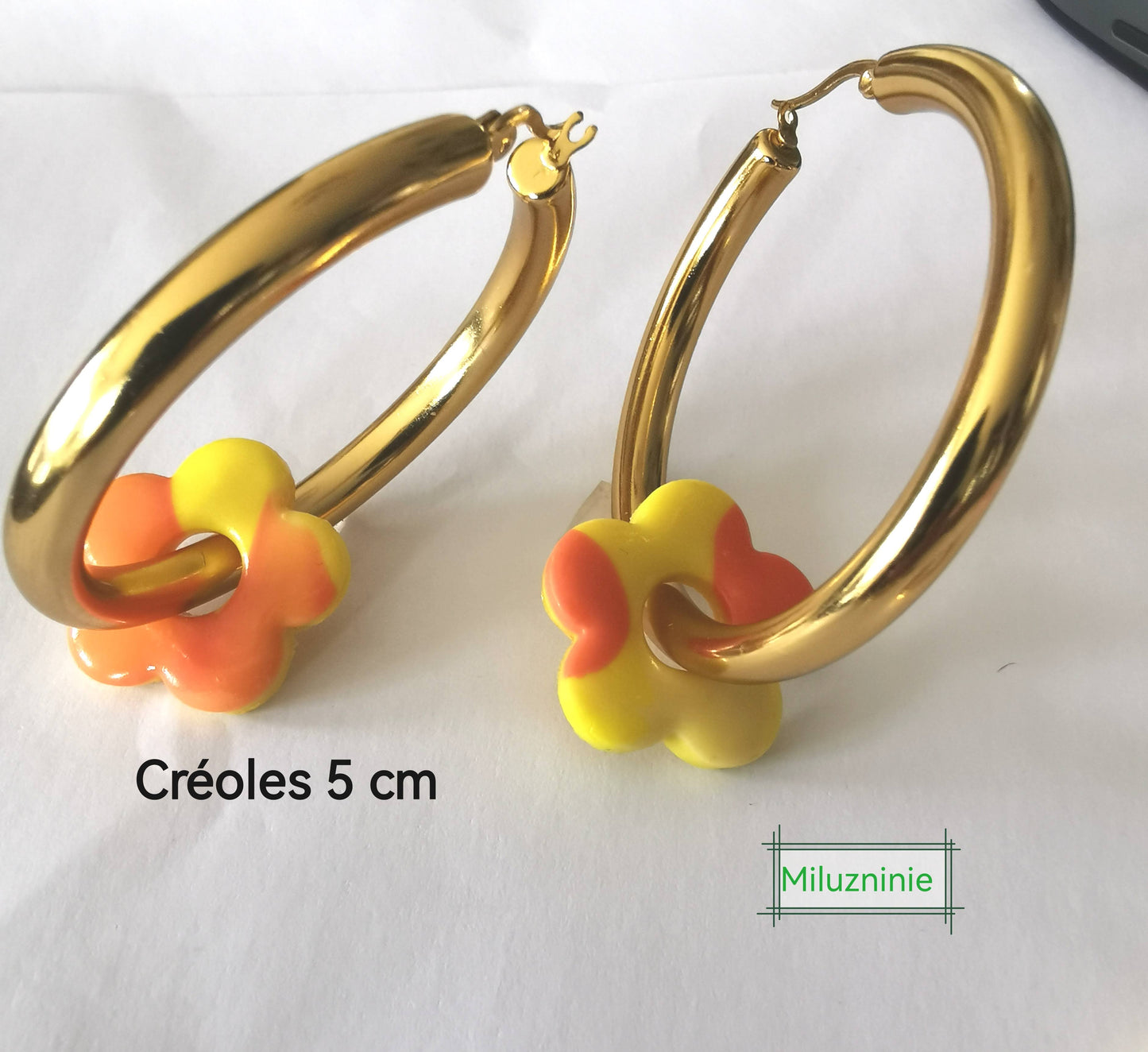 Boucles d'oreilles créoles en acier inoxydable avec pampilles (fleurs) bleu en Fimo – faites main & interchangeables (Copie) (Copie) (Copie) (Copie)