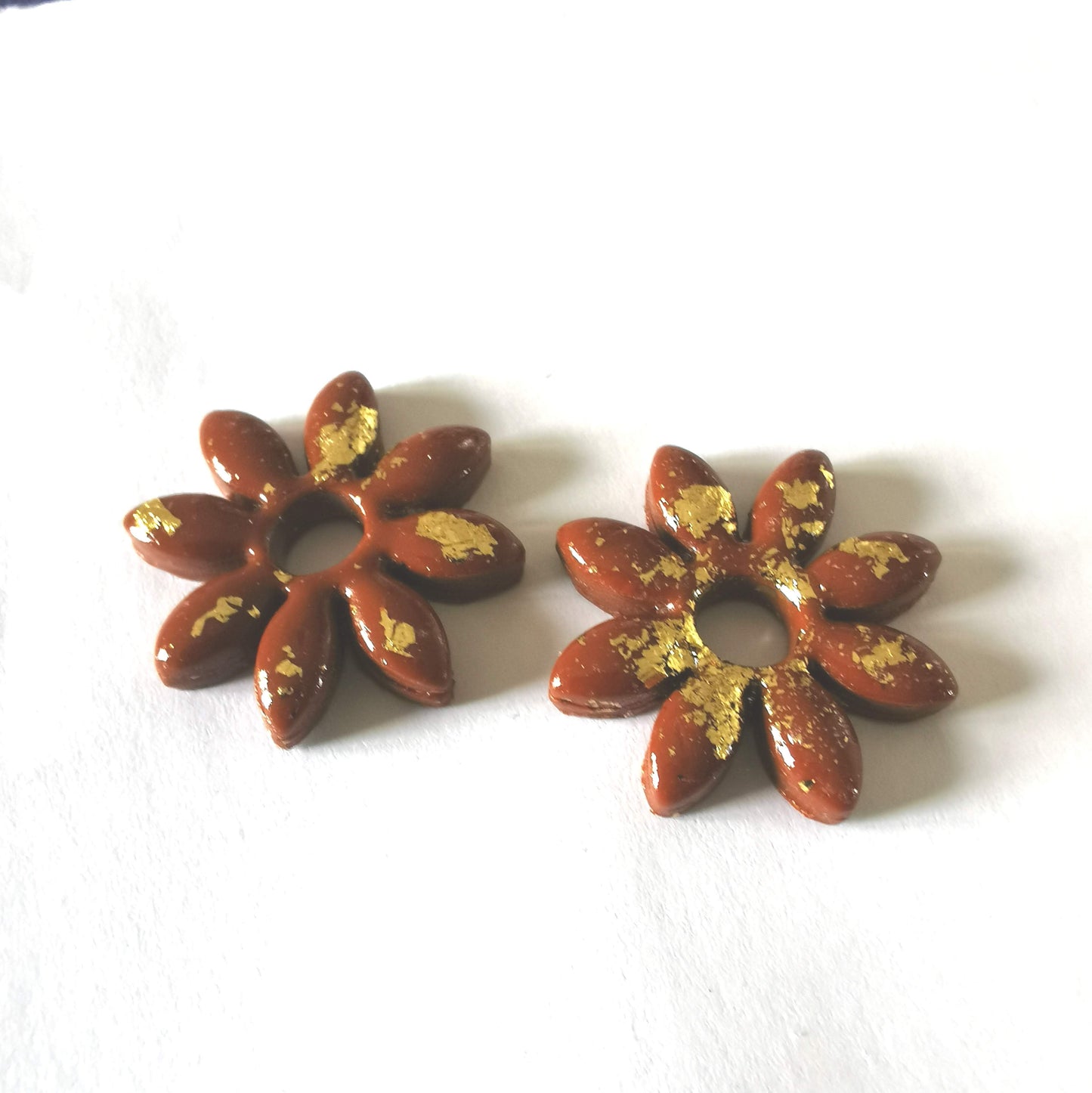 Petites pampilles chocolat en Fimo pour boucles d’oreilles – Fait main & interchangeables, avec ou sans créoles. (Copie)