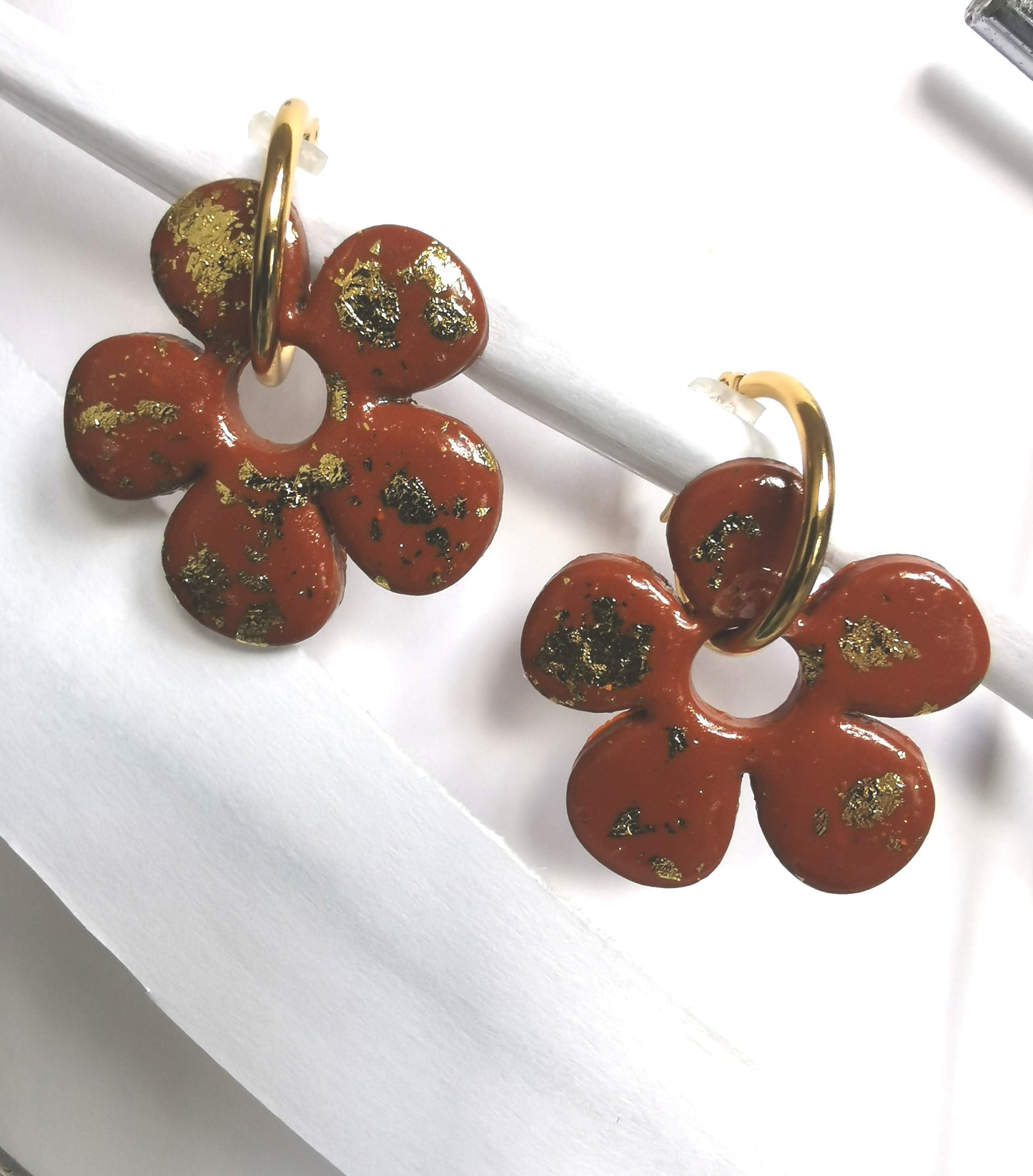 Pampilles chocolat en Fimo pour boucles d’oreilles – Fait main & interchangeables, avec ou sans créoles. (Copie)