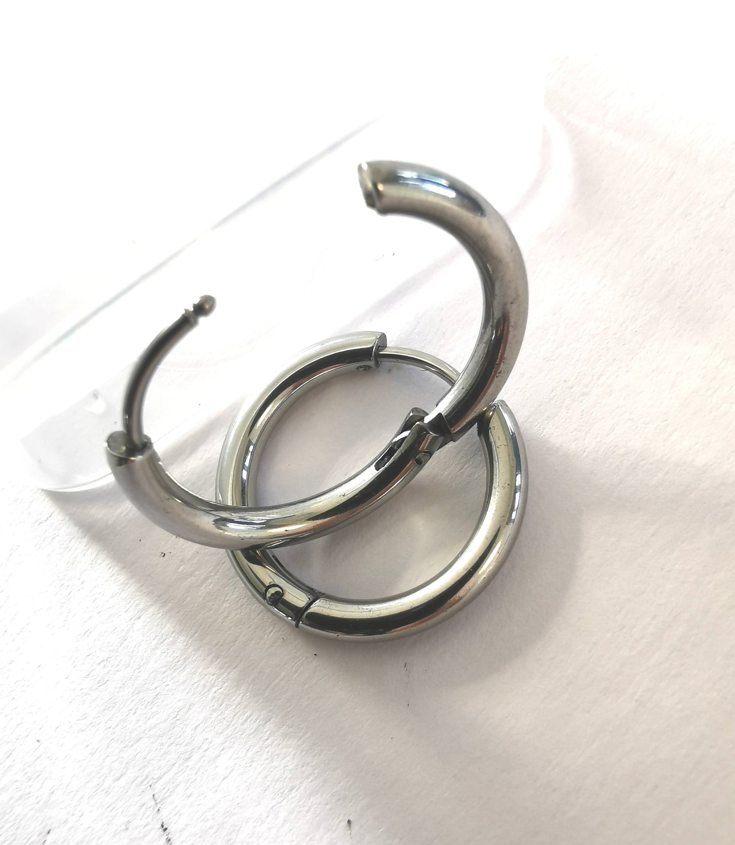 Créoles argentées en acier inoxydable | Boucles d’oreilles femme hypoallergéniques résistantes à l’eau