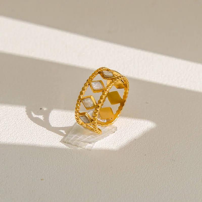 Bague ajustable dorée à losanges nacrés – Acier inoxydable