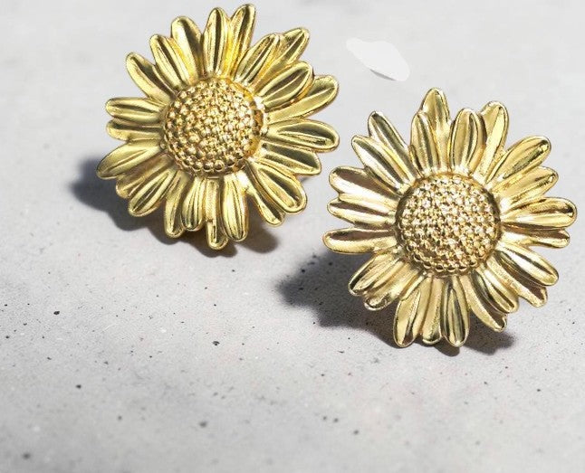 Boucles d’oreilles marguerite – Acier inoxydable doré – Fleur 3,3 cm – Élégance florale