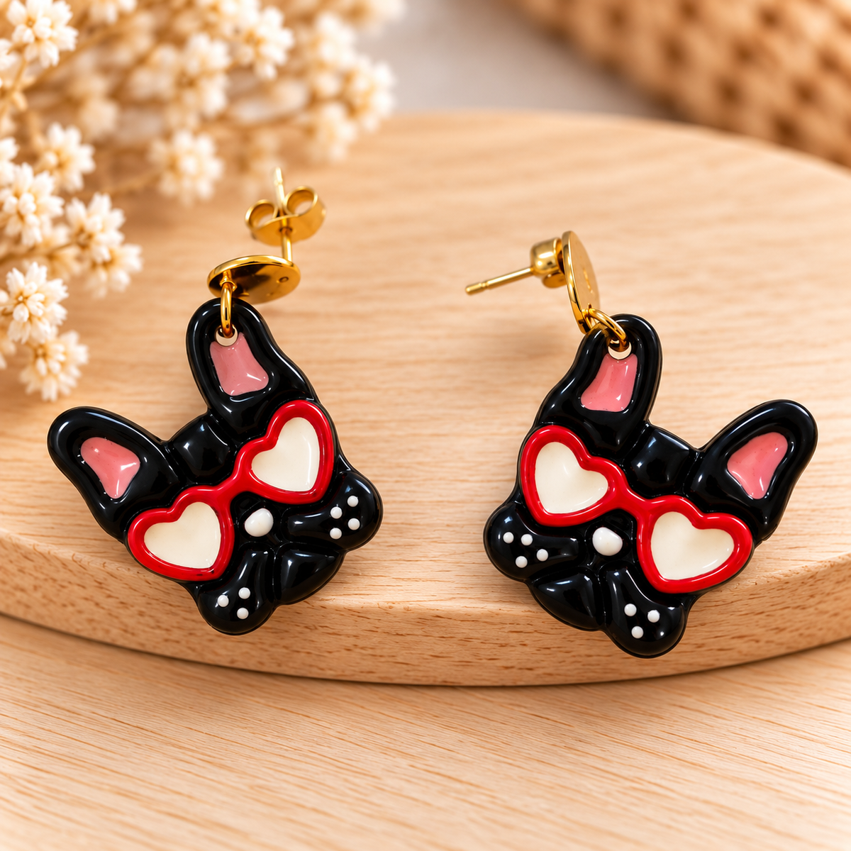 🐶 Boucles d’oreilles Bouledogue Français – Lunettes cœur