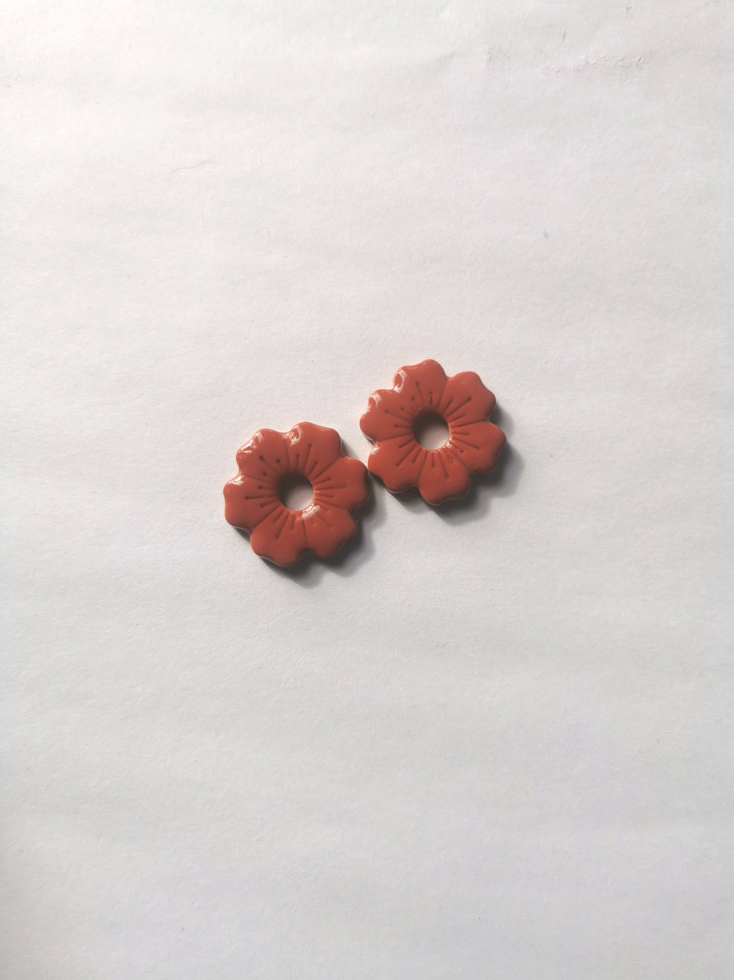 Pampilles terracotta (terre cuite) en Fimo faites main – uniques & interchangeables pour créoles (Copie)