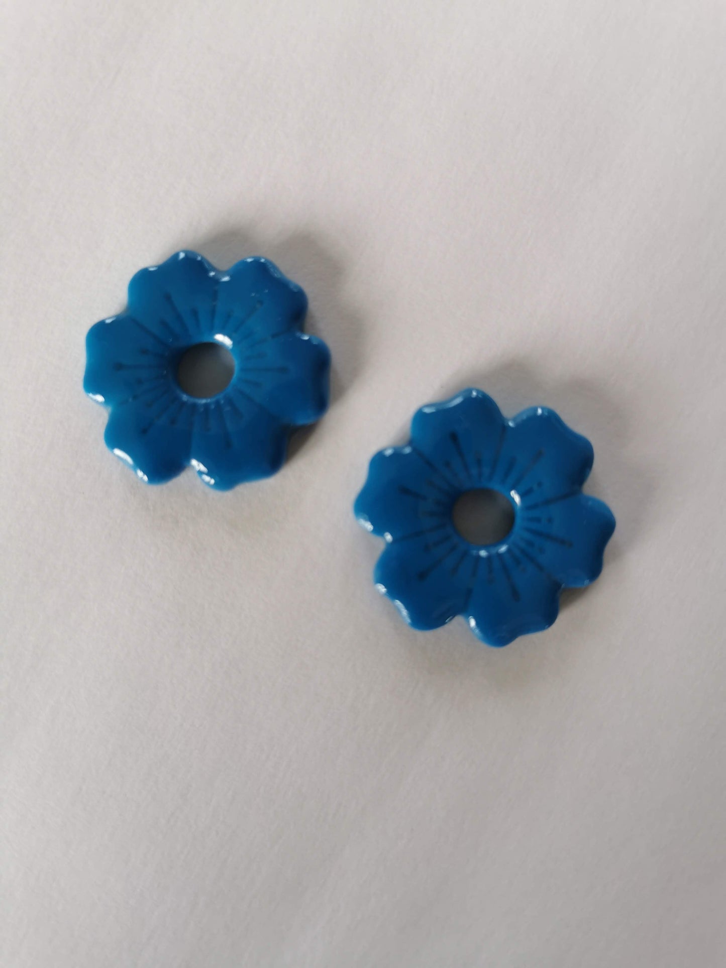 Pampilles bleu en Fimo faites main – uniques & interchangeables pour créoles