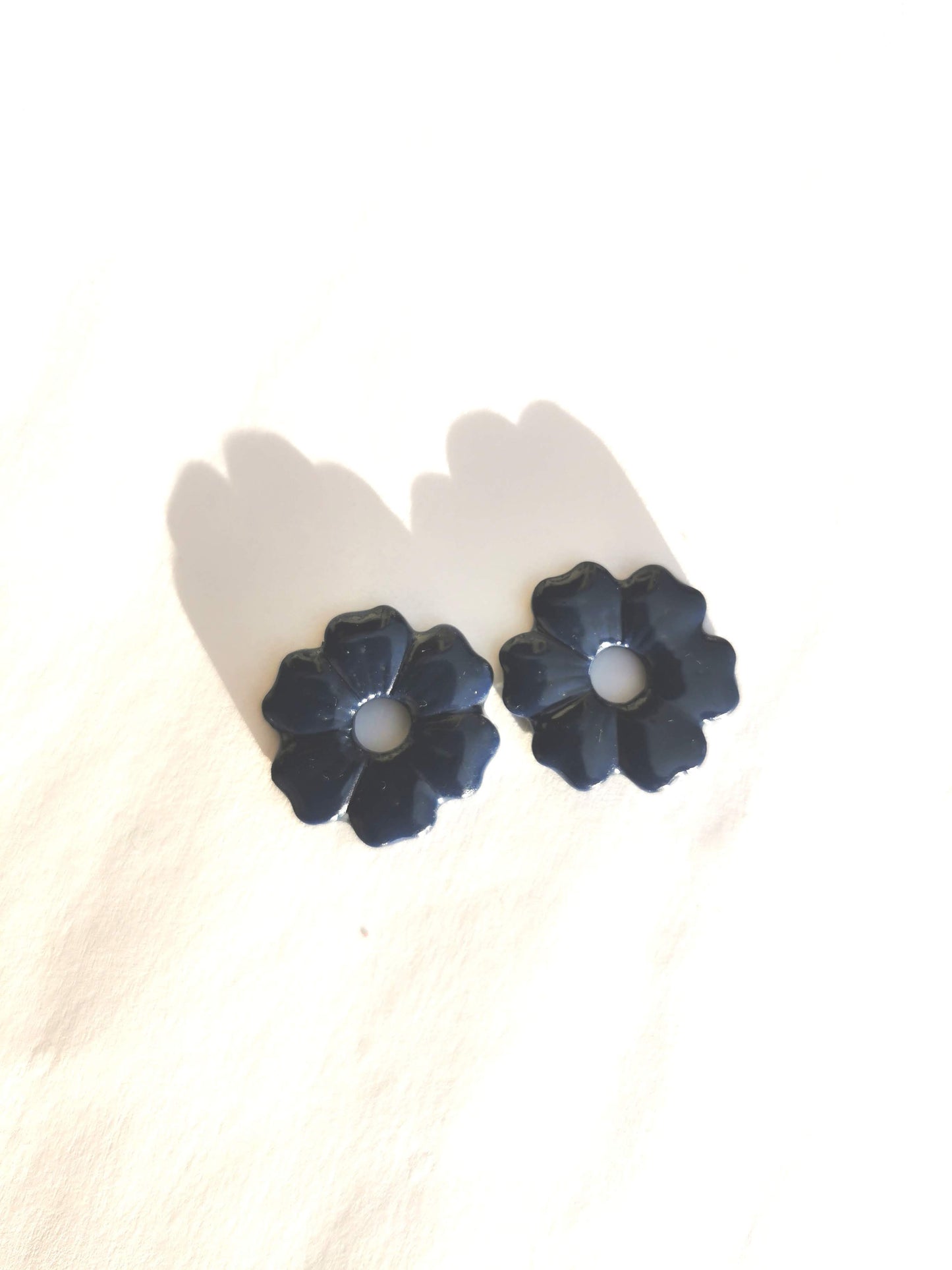 Pampilles bleu marine en Fimo faites main – uniques & interchangeables pour créoles