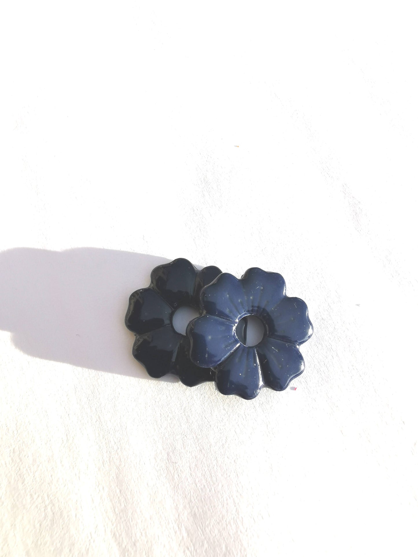 Pampilles bleu marine en Fimo faites main – uniques & interchangeables pour créoles