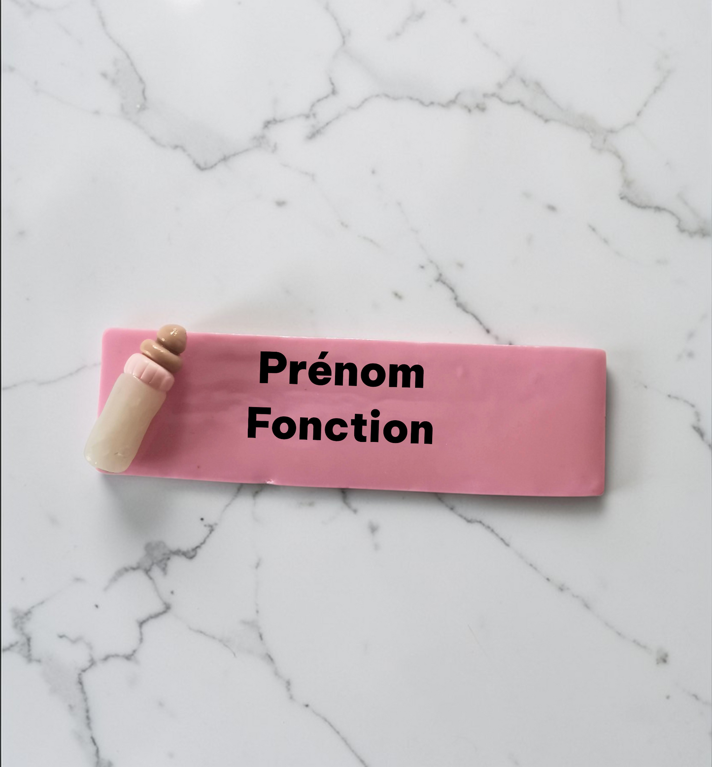 Petit badge prénom personnalisé – Badge professionnel Fimo pour infirmière, sage-femme, auxiliaire, crèche Couleur et attache au choix