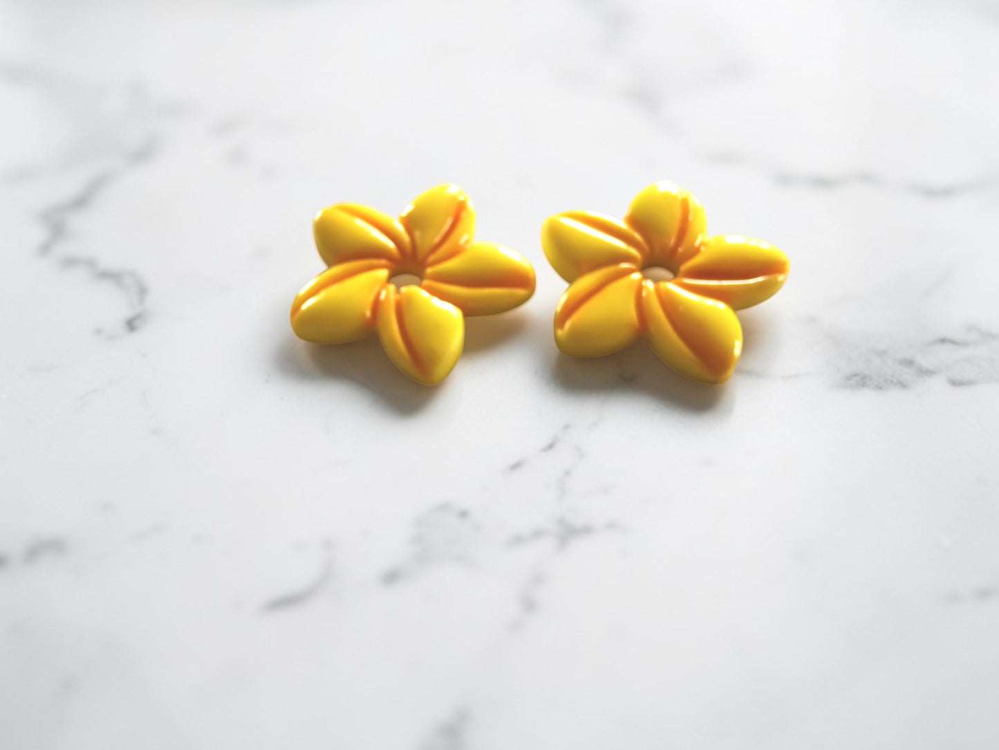 Pampilles Aloha – Fimo artisanale – Breloques interchangeables pour créoles – Bijoux faits main