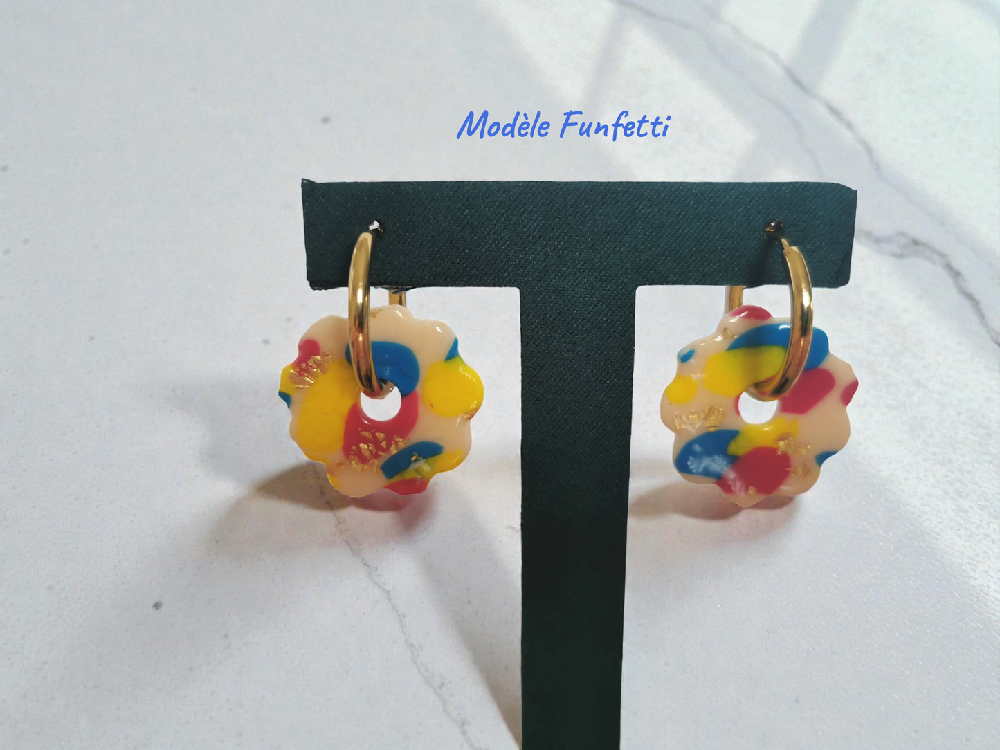 Pampilles multicolores effet confettis – Modèle éphémère – Charms interchangeables pour créoles – Bijoux faits main.