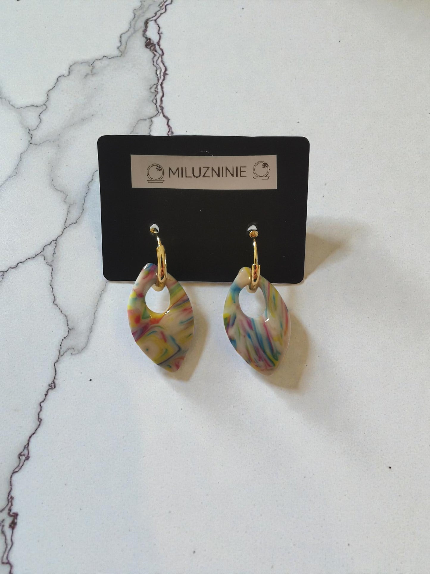 Pampilles marbrées pastel – Plusieurs formes disponibles – Bijoux faits main en pâte polymère – Avec ou sans créoles