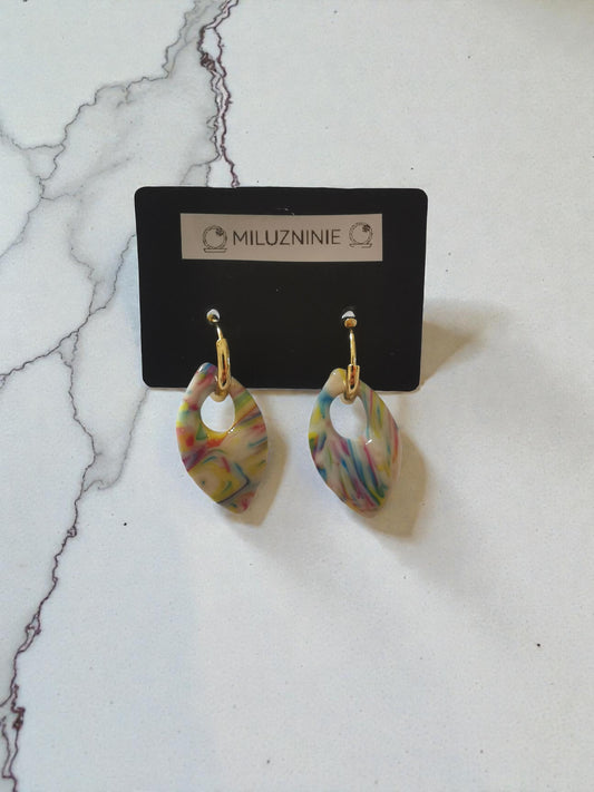 Pampilles marbrées pastel – Plusieurs formes disponibles – Bijoux faits main en pâte polymère – Avec ou sans créoles