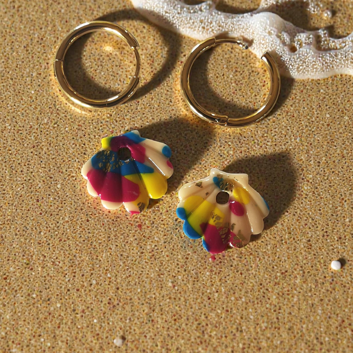 Pampilles multicolores effet confettis – Modèle éphémère – Charms interchangeables pour créoles – Bijoux faits main.