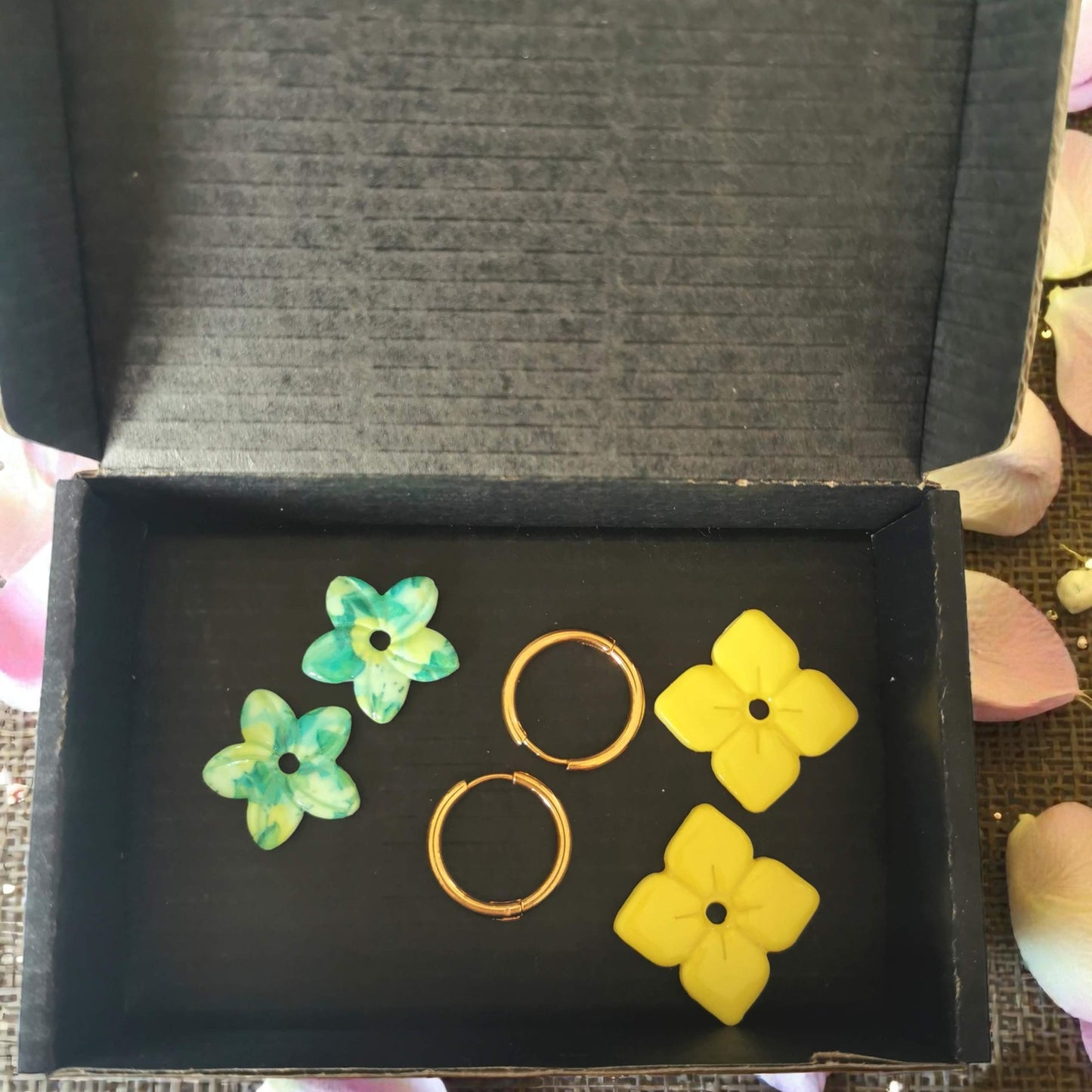 Coffret “Limoncello” – Pampilles jaunes & citron – Créoles interchangeables – Bijoux faits main en pâte polymère résinée