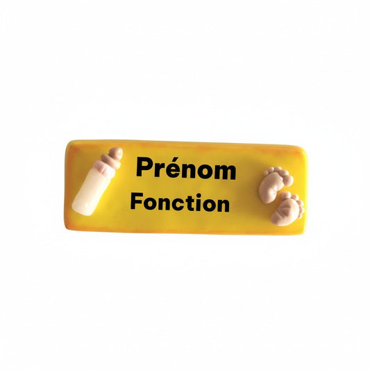 Badge prénom personnalisé Fimo – Biberon & pieds de bébé – Badge professionnel personnalisable